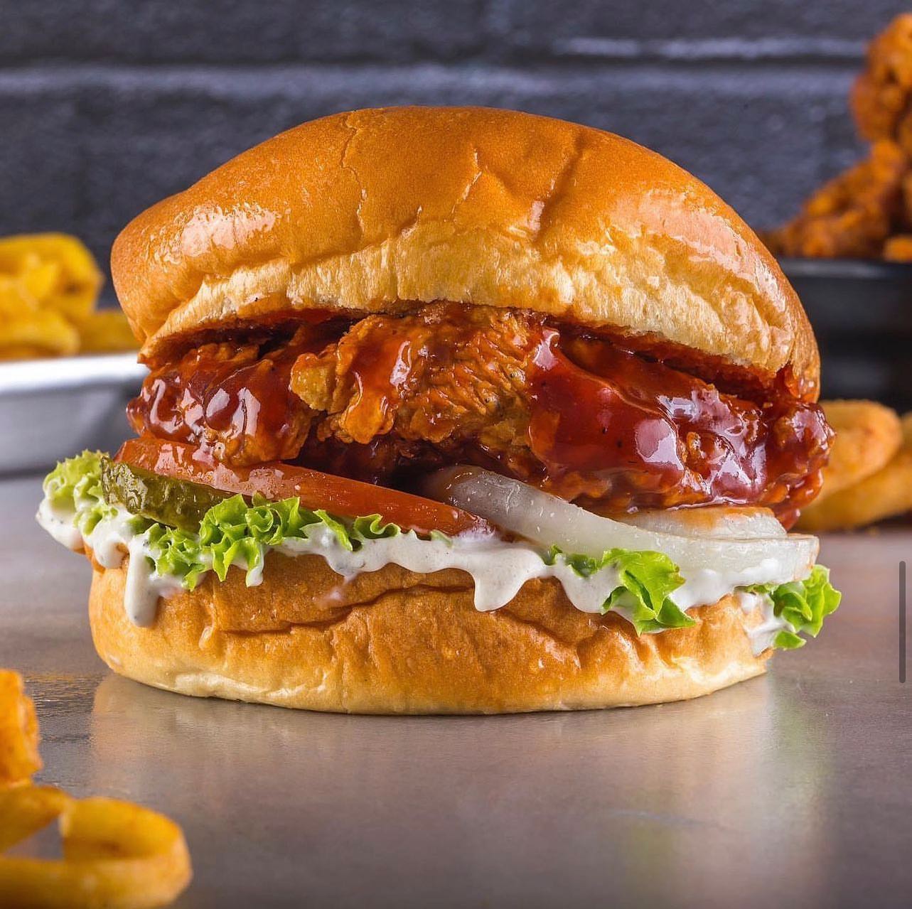 Heroes burgers & wings - صورة 4